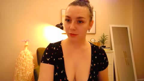 lucky_foryou_baby online show from January 5, 11:15 am