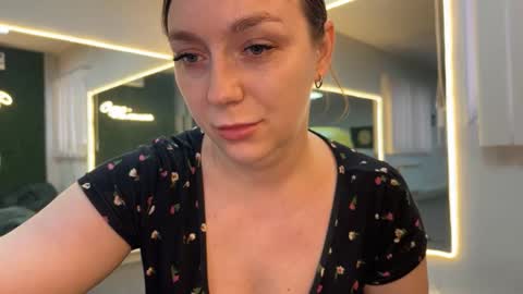 lucky_foryou_baby online show from March 16, 9:46 am