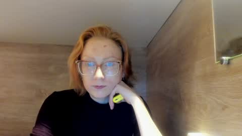 lucky_licky20 online show from February 6, 4:21 am