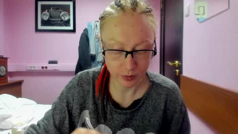 lucky_licky20 online show from February 24, 6:05 am