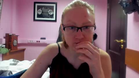 lucky_licky20 online show from February 27, 3:47 am