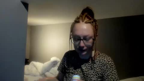 Snapshot of lucky_licky20 chatting on March 5, 4:30 am lucky_licky20 online show from March 5, 4:30 am