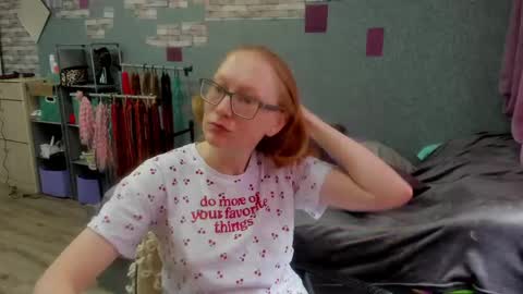 Snapshot of lucky_licky20 chatting on April 17, 2:25 am lucky_licky20 online show from April 17, 2:25 am