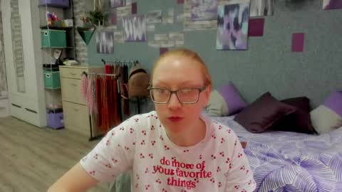 Snapshot of lucky_licky20 chatting on April 21, 2:51 am lucky_licky20 online show from April 21, 2:51 am