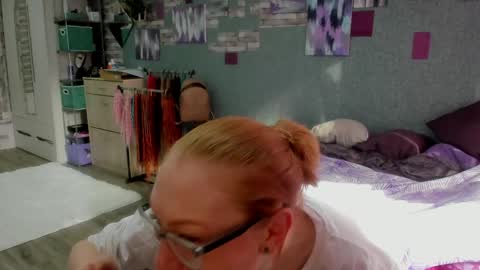 Snapshot of lucky_licky20 chatting on April 27, 1:47 am lucky_licky20 online show from April 27, 1:47 am