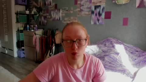 Snapshot of lucky_licky20 chatting on May 16, 2:19 am lucky_licky20 online show from May 16, 2:19 am