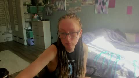 Snapshot of lucky_licky20 chatting on June 7, 2:05 am lucky_licky20 online show from June 7, 2:05 am