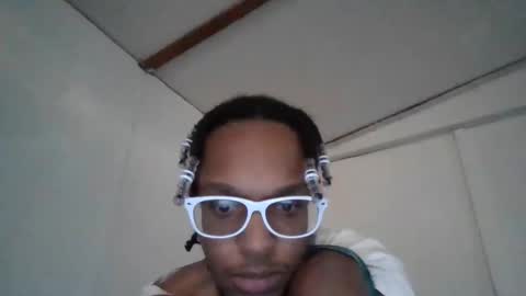 Snapshot of lucky_light_usa chatting on March 5, 4:25 pm lucky online show from March 5, 4:25 pm