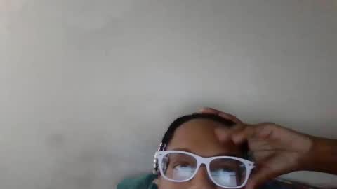 Snapshot of lucky_light_usa chatting on March 8, 2:04 am lucky online show from March 8, 2:04 am