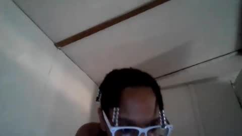 Snapshot of lucky_light_usa chatting on June 7, 6:11 pm lucky online show from June 7, 6:11 pm