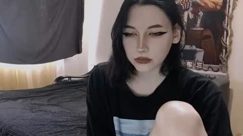 luckybastrad0677 online show from June 19, 12:31 pm