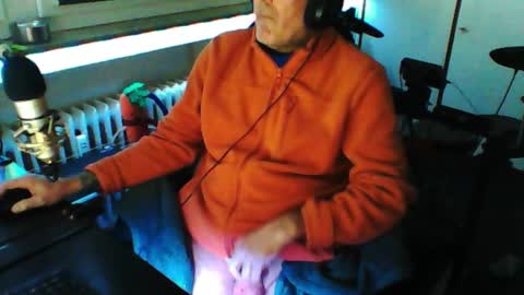 Snapshot of luckyfreak1 chatting on March 7, 7:27 am call me Stefan online show from March 7, 7:27 am