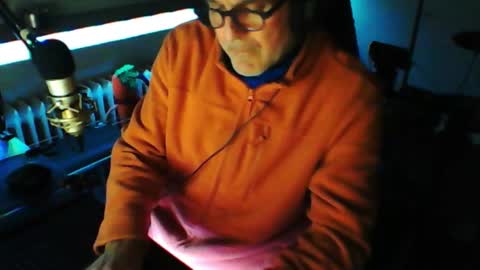 Snapshot of luckyfreak1 chatting on March 7, 8:17 pm call me Stefan online show from March 7, 8:17 pm