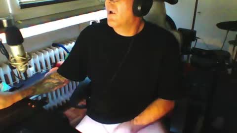        call me  Stefan online show from July 19, 5:22 am