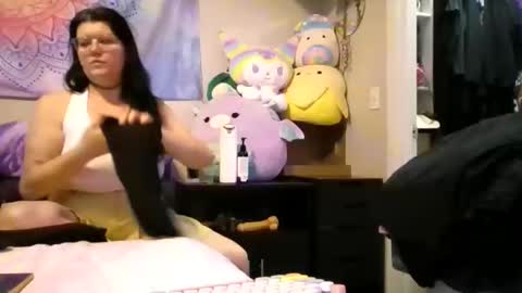 Snapshot of luckyjadelush chatting on June 11, 3:26 am Jade online show from June 11, 3:26 am