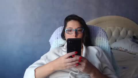 luckylinda23 online show from November 2, 11:45 am