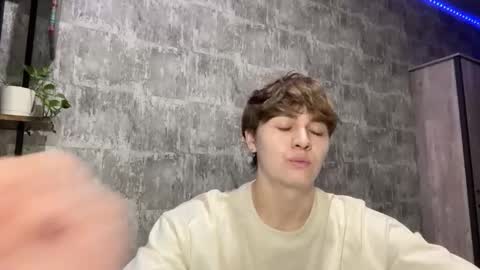 Ricky online show from February 18, 3:52 pm