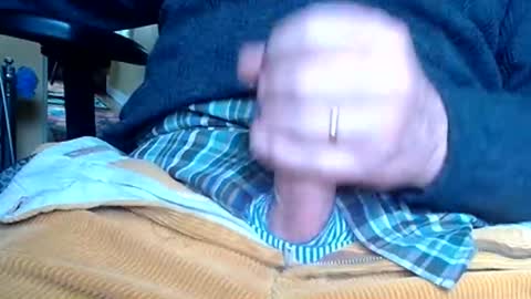 Snapshot of luckypirateboy chatting on March 5, 6:59 pm BIG Daddy cock. Tips make it harder online show from March 5, 6:59 pm