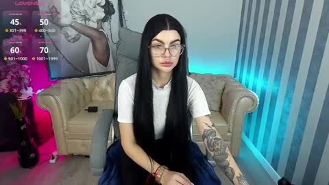 Monika online show from December 16, 1:32 pm