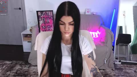 Monika online show from November 14, 2:05 pm