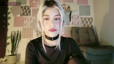 luckysapphire777 online show from May 4, 12:01 pm