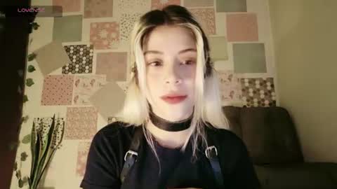 Snapshot of luckysapphire777 chatting on June 15, 1:24 pm luckysapphire777 online show from June 15, 1:24 pm