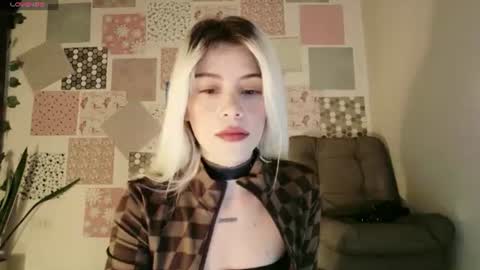 Snapshot of luckysapphire777 chatting on June 30, 12:39 pm luckysapphire777 online show from June 30, 12:39 pm