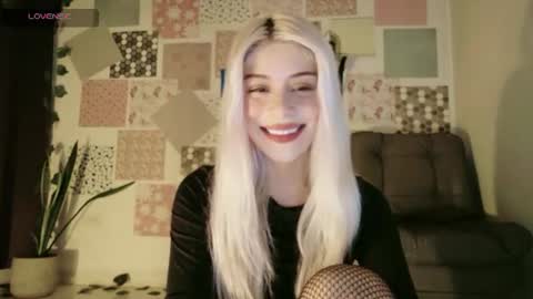 Snapshot of luckysapphire777 chatting on August 1, 12:04 pm luckysapphire777 online show from August 1, 12:04 pm