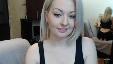 Snapshot of luckyshotgirl chatting on April 10, 2:00 pm LuckyShot online show from April 10, 2:00 pm