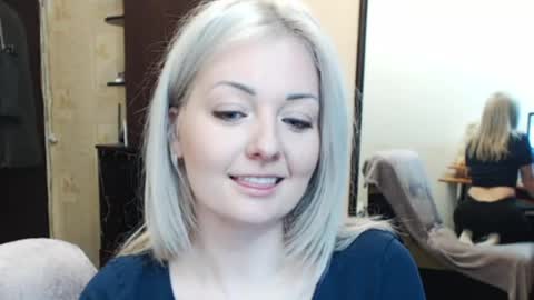 Snapshot of luckyshotgirl chatting on May 3, 5:41 pm LuckyShot online show from May 3, 5:41 pm