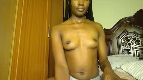 Snapshot of luckyy003 chatting on May 10, 11:43 pm brielle online show from May 10, 11:43 pm