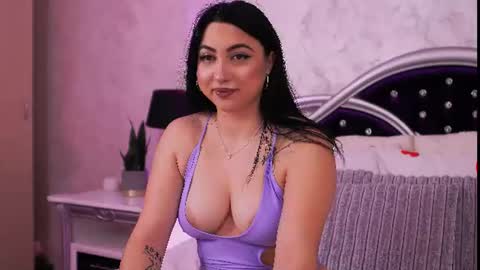 Mia online show from July 17, 5:18 pm
