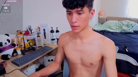 Lu Independent Model online show from November 10, 8:30 pm