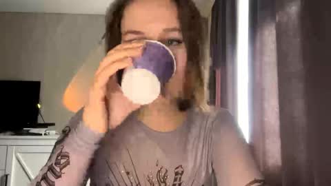 Stacy online show from April 25, 5:10 am