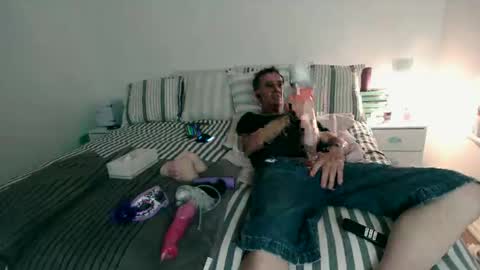 lucsefurr online show from February 9, 5:50 pm