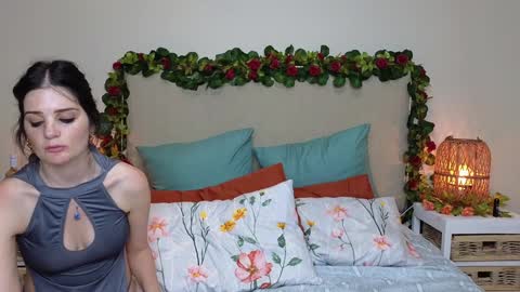 Snapshot of lucy1990xxx chatting on February 7, 12:31 am Lucy online show from February 7, 12:31 am