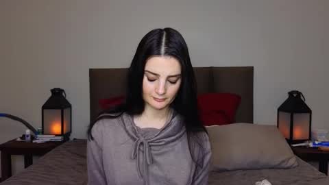 Snapshot of lucy1990xxx chatting on September 19, 9:15 pm Lucy online show from September 19, 9:15 pm