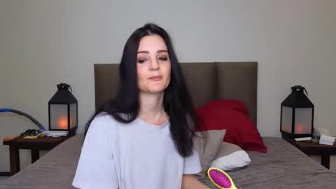 Snapshot of lucy1990xxx chatting on October 2, 9:11 pm Lucy online show from October 2, 9:11 pm