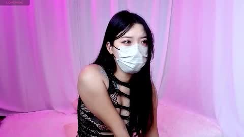 lucy741540 online show from December 18, 1:44 am