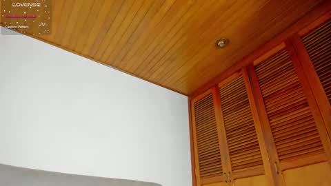 Hello my name is Lucy nice to meet you  thumb up is important for me kisses     online show from February 5, 9:07 pm