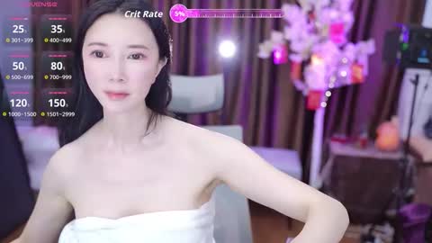 Snapshot of lucy__bb chatting on October 1, 12:44 pm Lucy online show from October 1, 12:44 pm