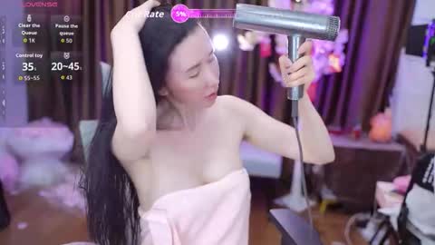 Snapshot of lucy__bb chatting on October 6, 1:19 pm Lucy online show from October 6, 1:19 pm