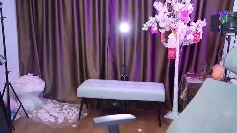 Snapshot of lucy__bb chatting on October 14, 1:28 am Lucy online show from October 14, 1:28 am