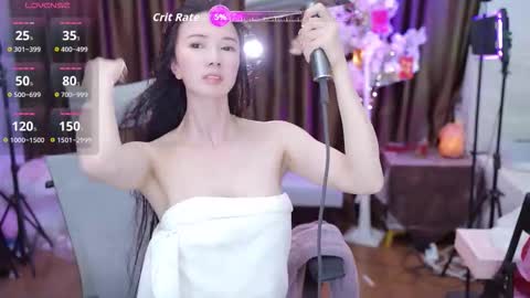 Snapshot of lucy__bb chatting on October 15, 2:17 pm Lucy online show from October 15, 2:17 pm