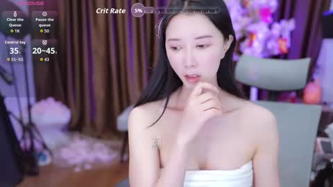 Snapshot of lucy__bb chatting on October 24, 2:19 am Lucy online show from October 24, 2:19 am