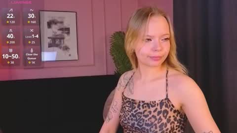 Snapshot of lucy__loy chatting on November 28, 2:20 pm Lucy online show from November 28, 2:20 pm