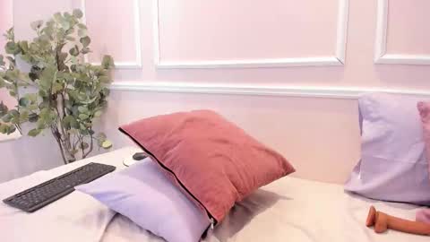 lucy_canel online show from January 8, 7:27 pm