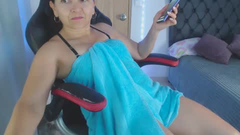 lucy online show from December 6, 7:10 am