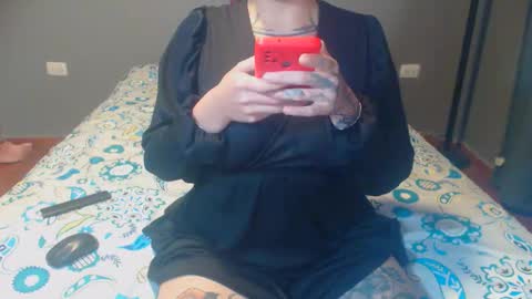 Snapshot of lucy_dreams69 chatting on March 25, 1:44 am Lucia online show from March 25, 1:44 am