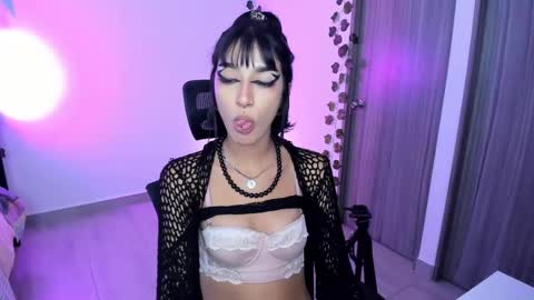 lucyfer online show from March 11, 7:25 pm